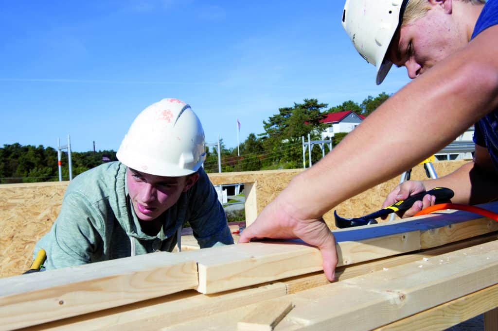 Tømmermestre med planker